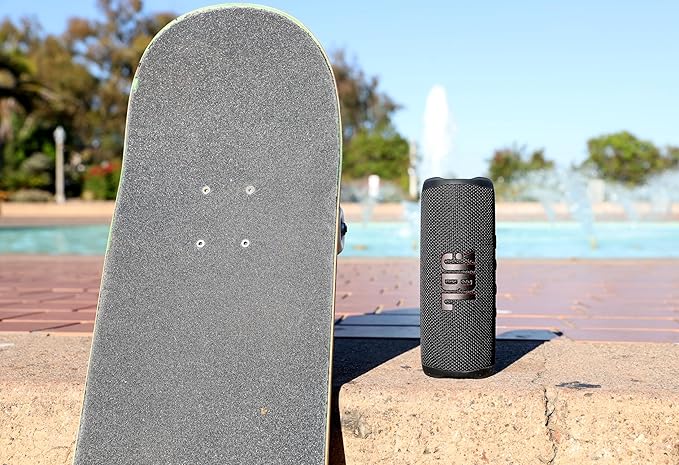 JBL Flip 6 - Portable Bluetooth Speaker, powerful sound and deep bass, IPX7 waterproof, 12 hours of playtime, JBL PartyBoost for multiple speaker pairing for home, outdoor and travel (Teal)